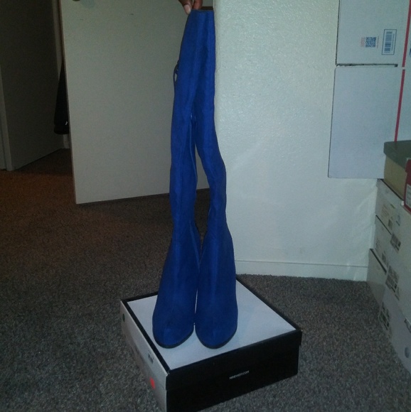 Blue suede heel boot - Picture 4 of 5